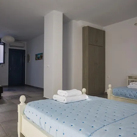 Kefalonian Collection * Skala (Kefalonia)